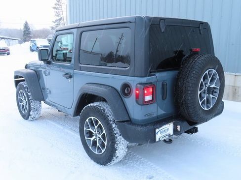 Used 2024 Jeep Wrangler Sport S image 9