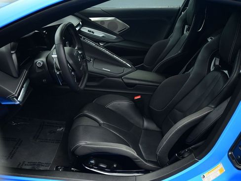 Used 2023 Chevrolet Corvette Stingray w/ Z51 Performance Package image 4