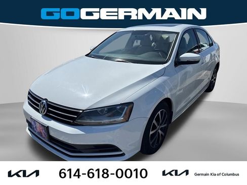 Used 2017 Volkswagen Jetta SE FWD image 1