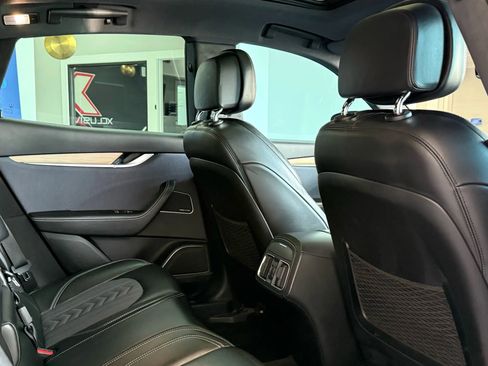 Used 2017 Maserati Levante w/ Luxury Package image 27