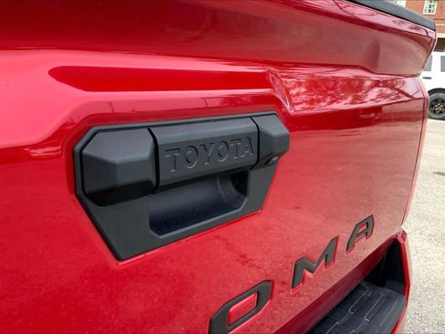 Used 2025 Toyota Tacoma TRD Sport image 10