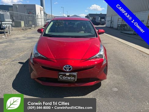 Used 2016 Toyota Prius Two FWD image 3