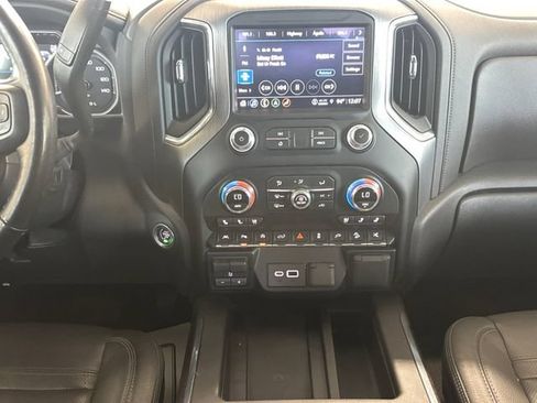 Used 2022 GMC Sierra 1500 Denali w/ Denali Premium Package AWD/4WD image 4