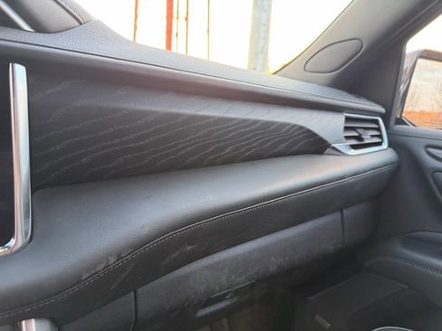 Used 2021 GMC Yukon Denali w/ Denali Premium Package image 24