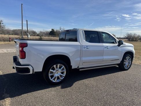 Used 2022 Chevrolet Silverado 1500 High Country w/ High Country Premium Package image 6