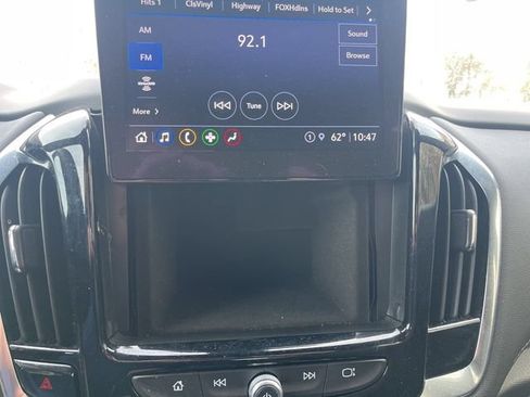 Used 2023 Chevrolet Traverse LT FWD image 27