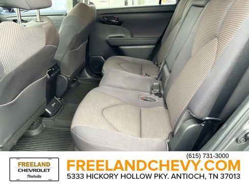 Used 2023 Toyota Highlander L image 16