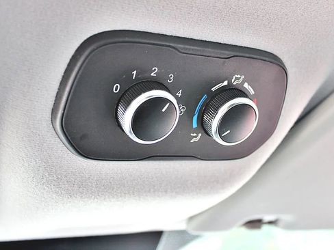 Used 2020 Ford Transit 350 XLT image 27