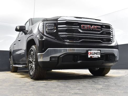 Used 2024 GMC Sierra 1500 SLT w/ X31 Off-Road Package AWD/4WD image 42