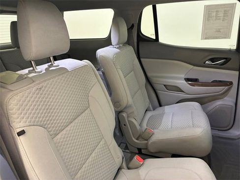 Used 2018 GMC Acadia SLE image 16