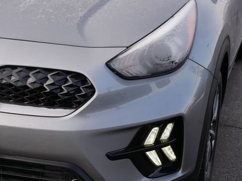 Certified 2022 Kia Niro LXS image 16