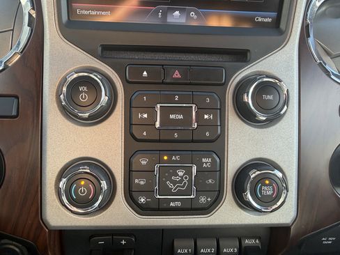 Used 2015 Ford F350 Lariat w/ Lariat Ultimate Package image 29