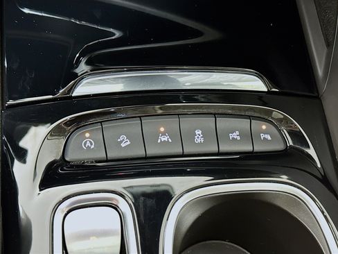Used 2023 Buick Envision Avenir AWD/4WD image 21