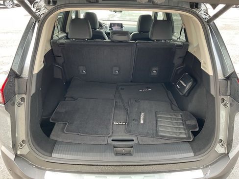 Used 2023 Nissan Rogue SV w/ SV Premium Package image 22