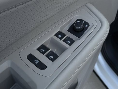 New 2026 Volkswagen Atlas SE image 10