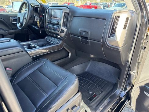 Used 2015 GMC Sierra 2500 Denali w/ Duramax Plus Package image 32