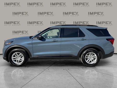 Used 2026 Ford Explorer Active w/ Active Comfort Package image 2