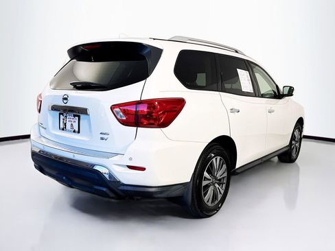 Used 2020 Nissan Pathfinder SV image 10