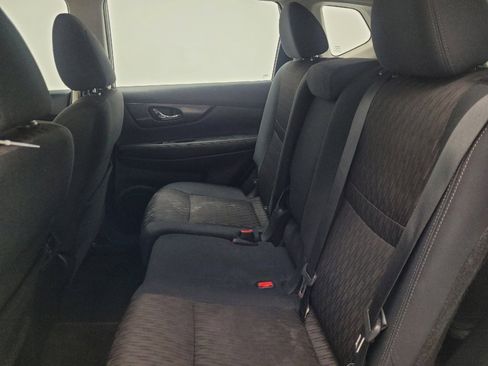 Used 2018 Nissan Rogue S FWD image 18