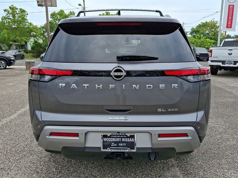 Certified 2023 Nissan Pathfinder SL w/ SL Premium Package AWD/4WD image 5