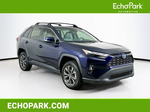 Used 2022 Toyota RAV4 XLE Premium image 1