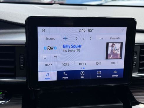 Used 2021 Ford Explorer Limited w/ Equipment Group 301A AWD/4WD image 25