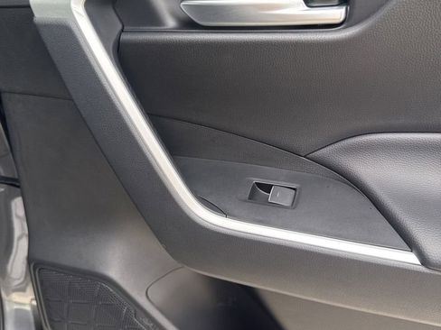 Used 2025 Toyota RAV4 XLE FWD image 25
