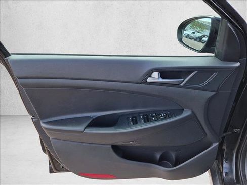 Used 2017 Hyundai Tucson SE Plus AWD/4WD image 10