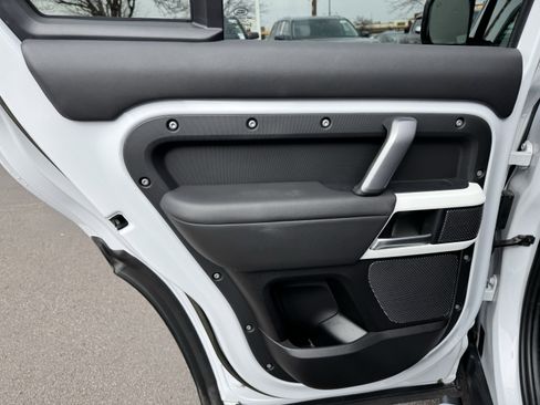 Used 2023 Land Rover Defender 110 X-Dynamic SE image 31