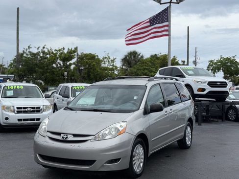 Used 2008 Toyota Sienna LE image 1