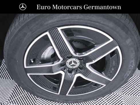 Used 2023 Mercedes-Benz GLC 300 4MATIC w/ AMG Line image 7