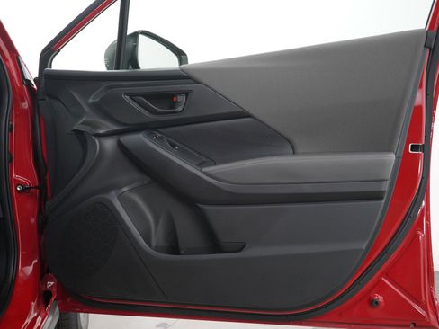 Used 2024 Subaru Crosstrek 2.0i Premium AWD/4WD image 9