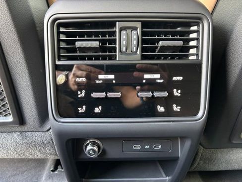 Certified 2026 Porsche Cayenne Coupe AWD/4WD image 22