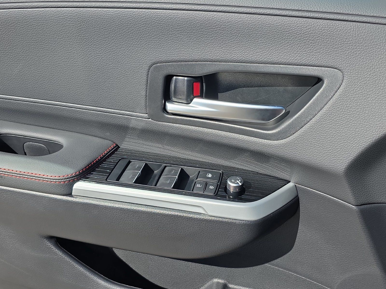 New 2026 Toyota Sienna XSE AWD/4WD image 24