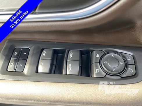 Used 2023 Chevrolet Suburban Z71 w/ Luxury Package AWD/4WD image 13