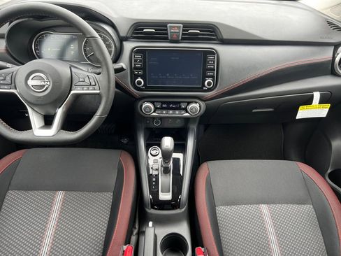 New 2025 Nissan Versa SR FWD image 4