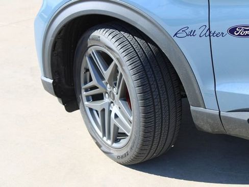 Used 2025 Ford Explorer ST-Line w/ Premium Package image 9