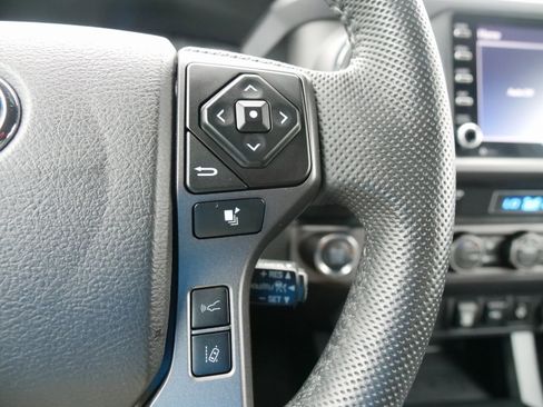 Used 2021 Toyota Tacoma TRD Sport image 19