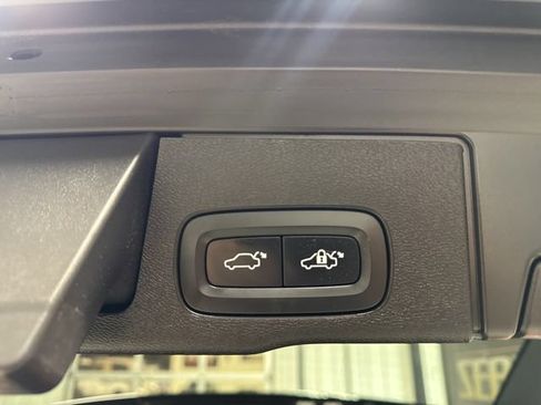 Used 2023 Volvo XC60 B5 Plus AWD/4WD image 21
