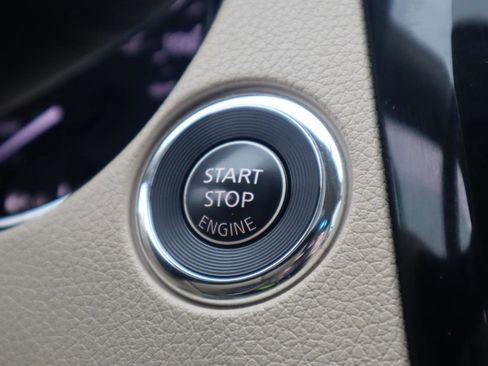 Used 2015 Nissan Rogue SV w/ SV Moonroof Package image 58