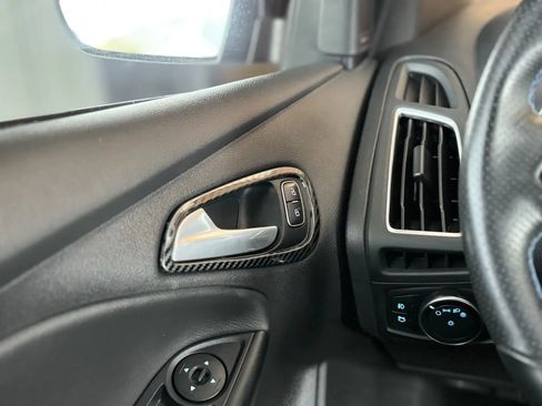 Used 2016 Ford Focus RS image 25