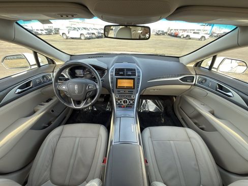 Used 2019 Lincoln MKZ Reserve image 11