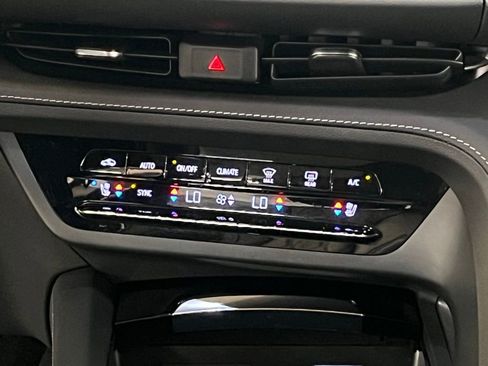 Used 2023 Buick Envision Avenir image 23