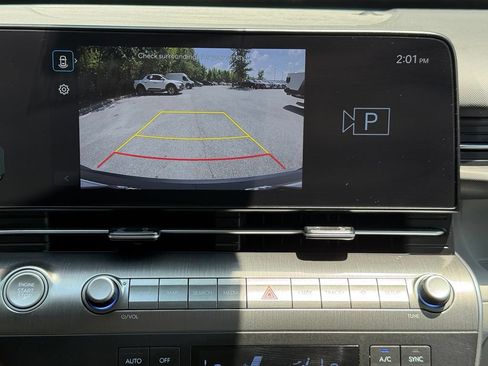 Used 2024 Hyundai Kona SEL AWD/4WD image 16