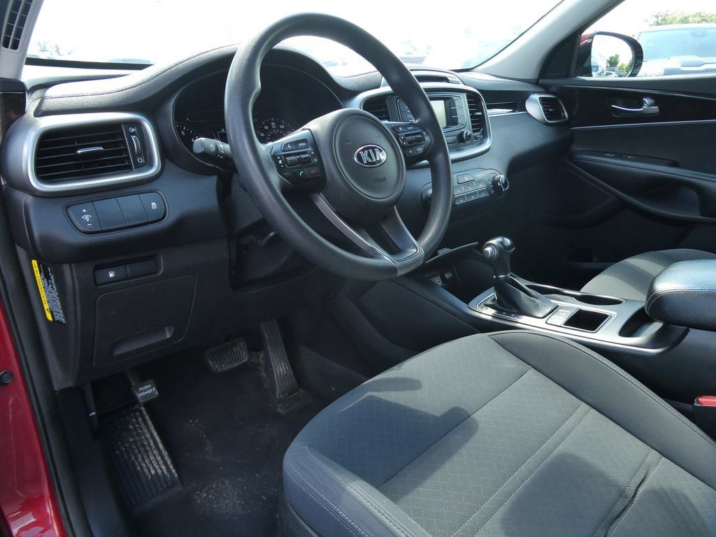 Used 2017 Kia Sorento AWD image 23