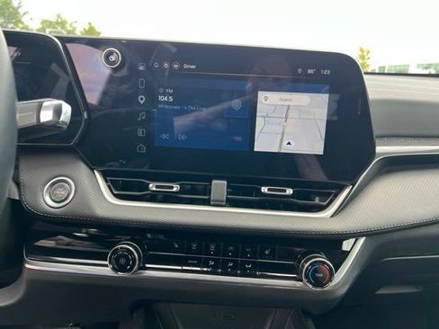 Used 2026 Chevrolet Equinox LT FWD image 16