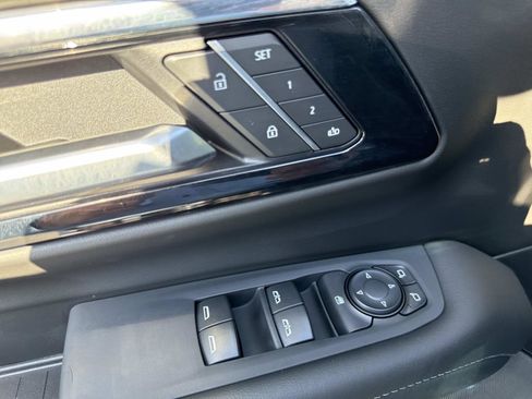 Used 2026 Chevrolet Tahoe Z71 AWD/4WD image 19