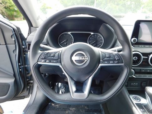 Used 2024 Nissan Sentra SV FWD image 8