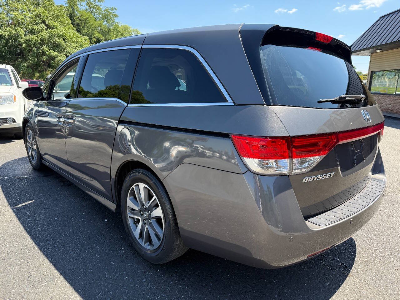 Used 2016 Honda Odyssey Touring Elite image 7