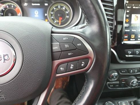 Used 2020 Jeep Cherokee Limited w/ Luxury Group AWD/4WD image 10